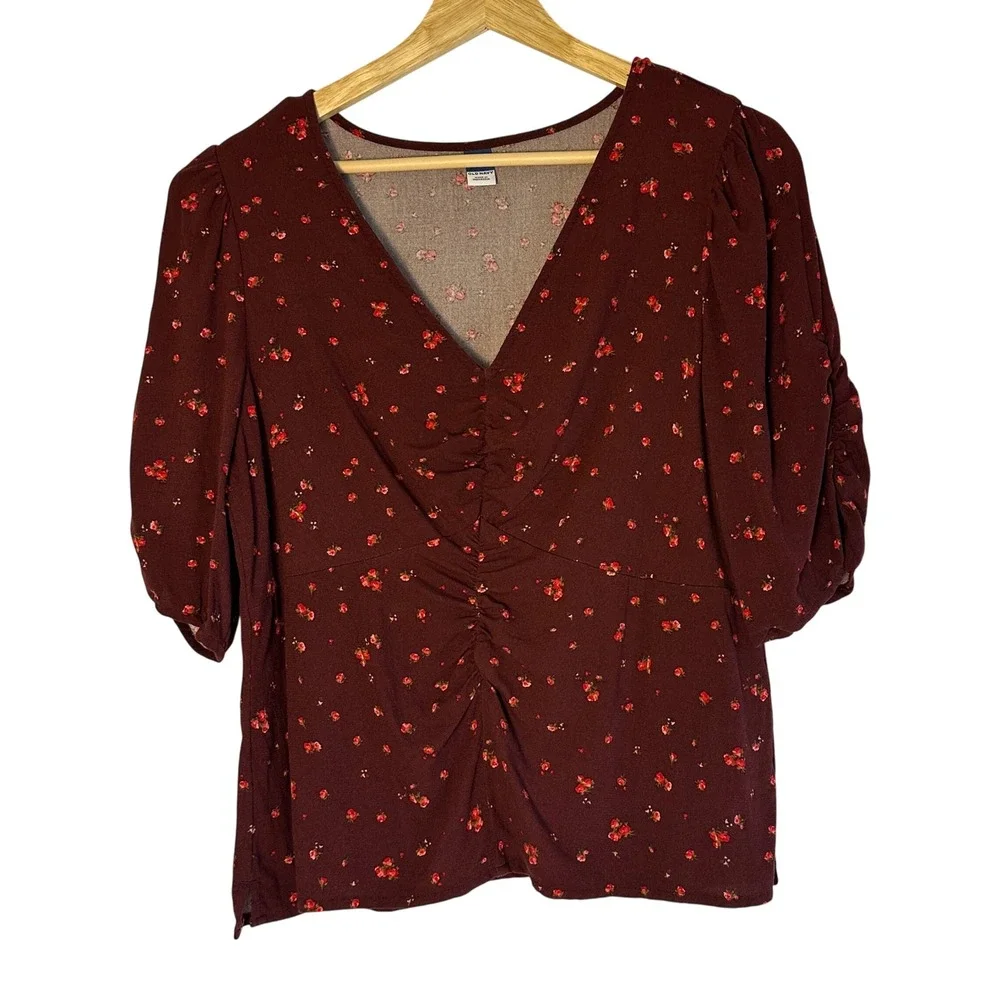 Old Navy Burgundy Floral V Neck Ruched Sleeve‎ Top Womens Medium